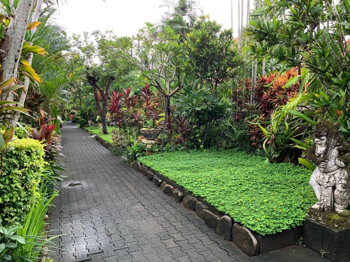 Holiday park Taman Harum 3*